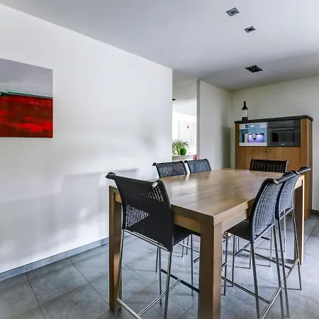 Classy In With Swimming Pool Apartment